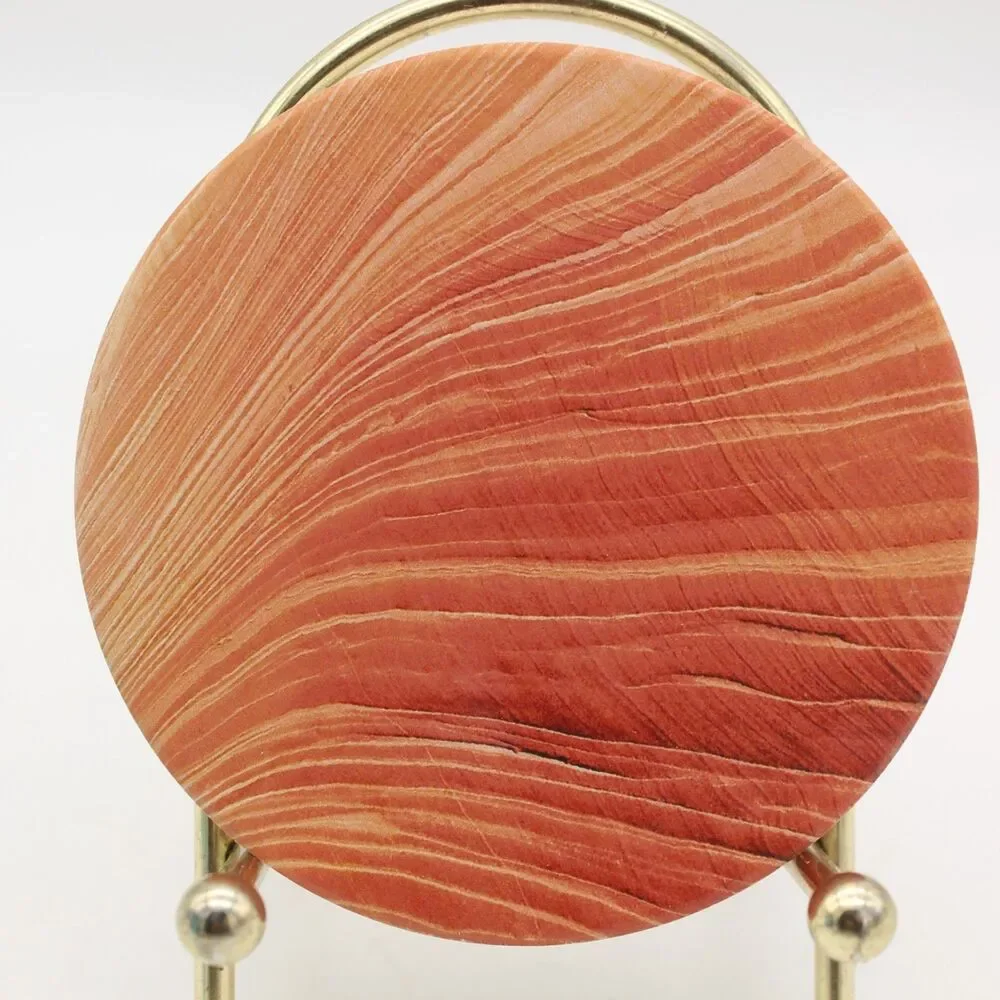Lifver varying holder